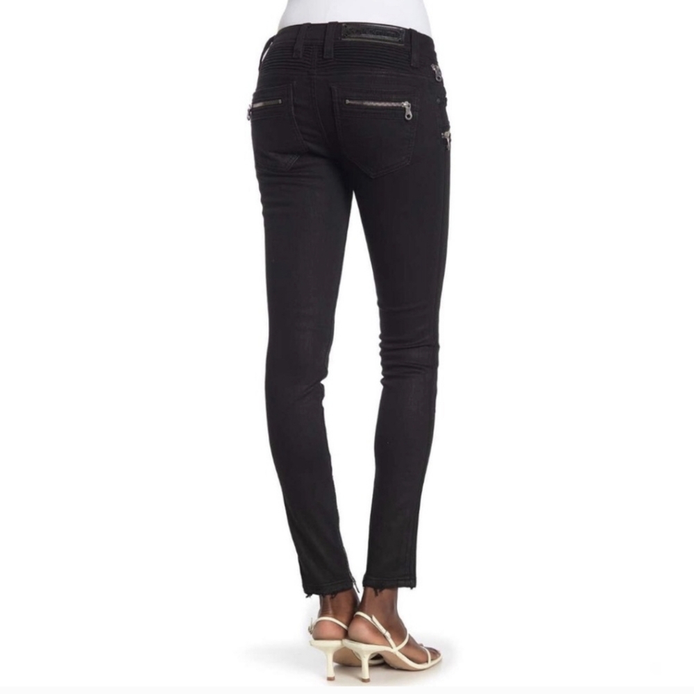 Rock Revival moto jeans 26 ( fits 25 )